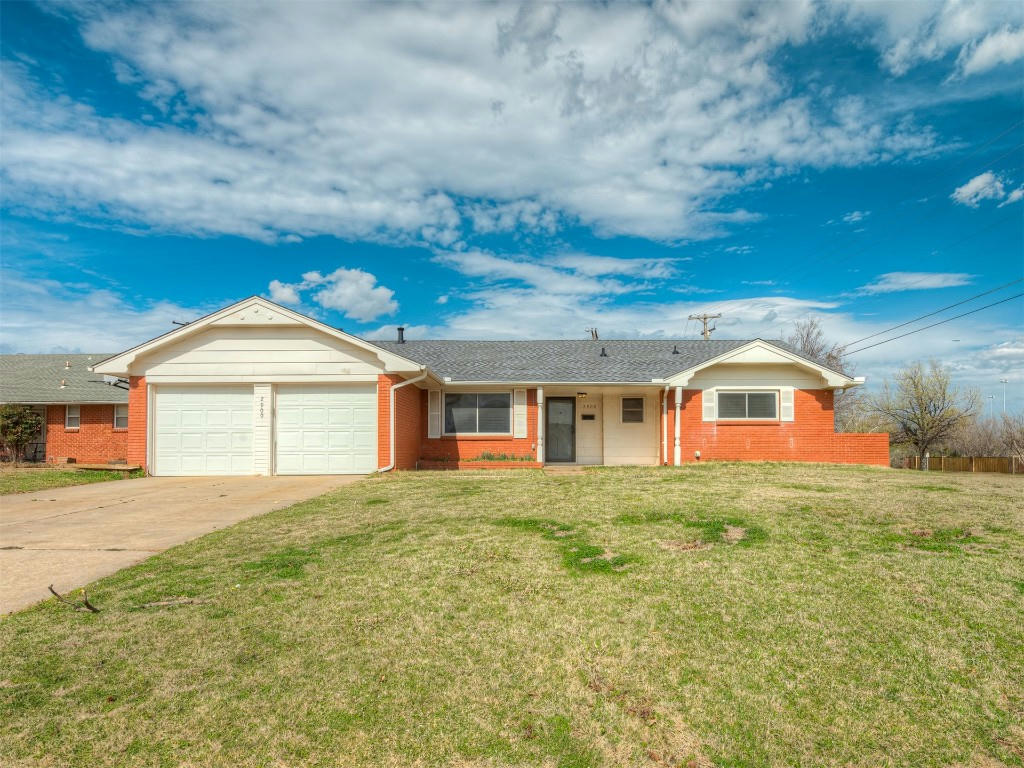 2900 N VIEWPOINT DR, MIDWEST CITY, OK 73110, photo 1 of 50