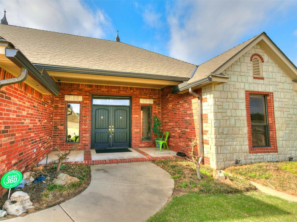 12304 OXFORD CT, MIDWEST CITY, OK 73130, photo 1 of 39