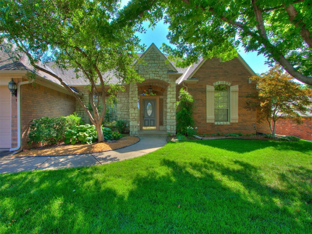 3216 AMBERWOOD CIR, EDMOND, OK 73003, photo 1 of 29