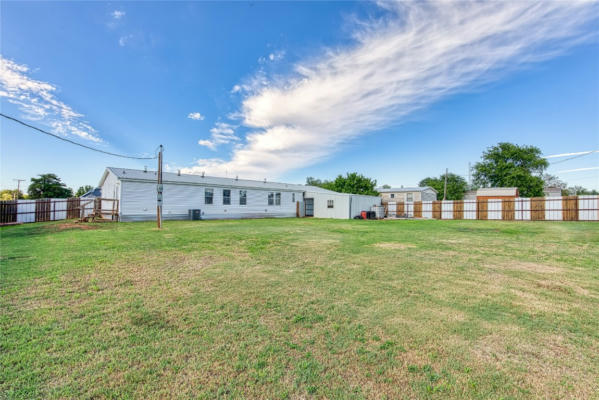 306 E NINTH ST, LEEDEY, OK 73654, photo 3 of 17