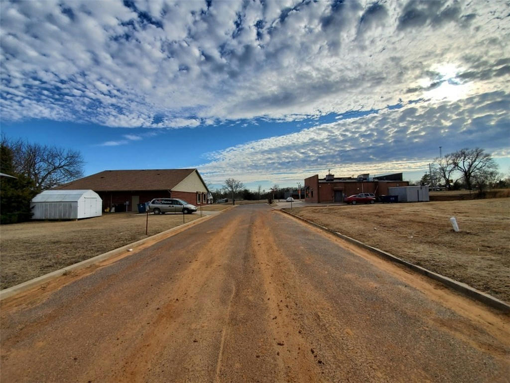 000 PRIVATE ROAD, HARRAH, OK 73045, photo 1 of 8