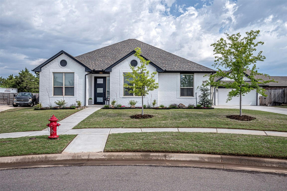 505 GREENS PKWY, NORMAN, OK 73069, photo 1 of 42