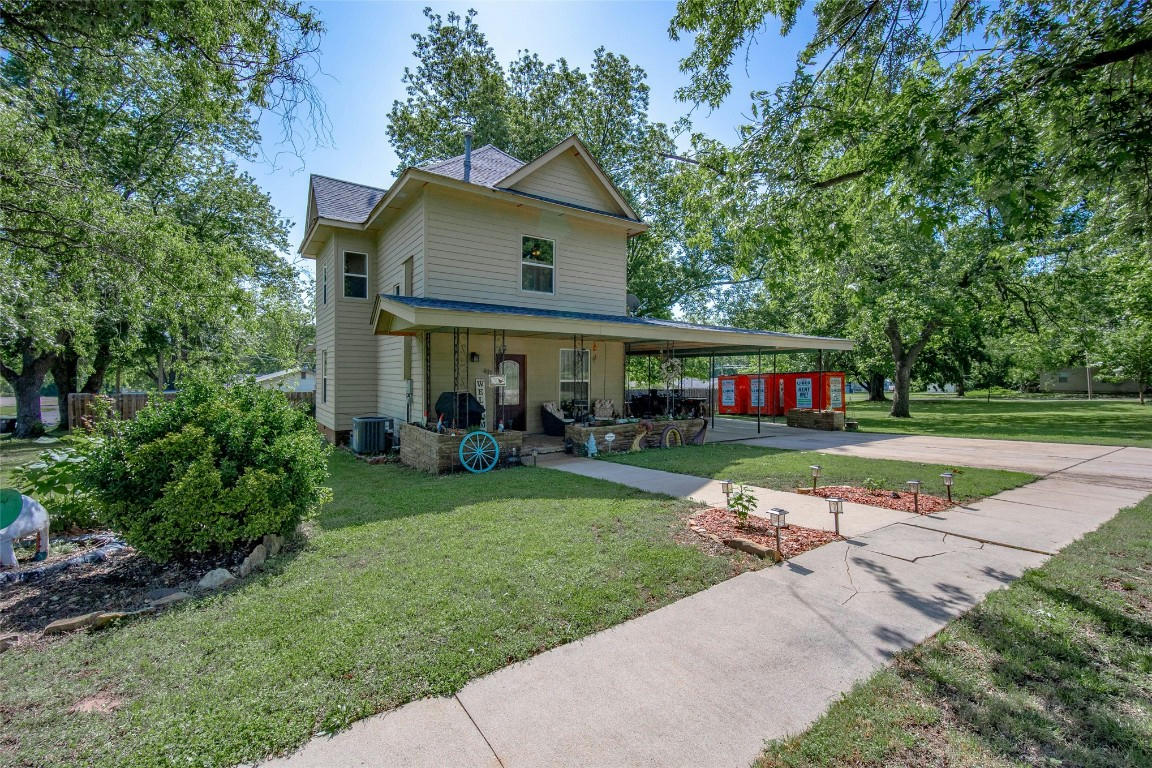 401 S TAYLOR AVE, WYNNEWOOD, OK 73098, photo 1 of 37