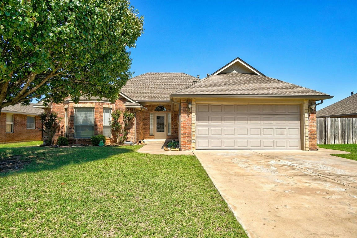 4224 NOTTING HILL DR, MOORE, OK 73160, photo 1 of 46
