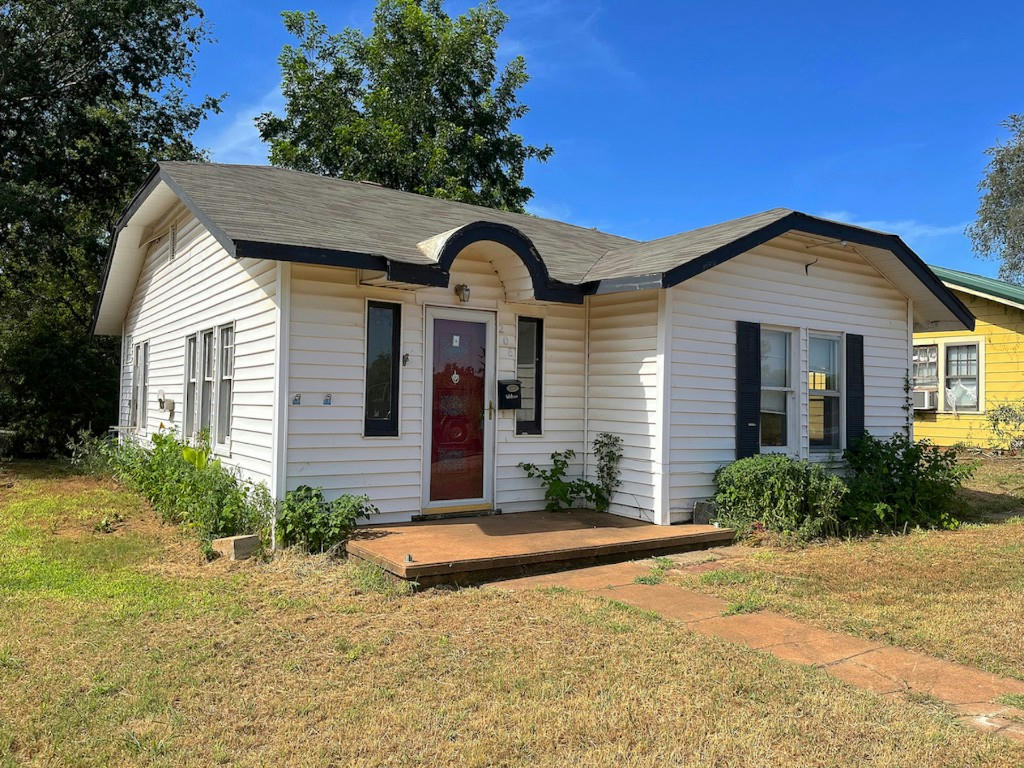 206 W 7TH ST, CORDELL, OK 73632, photo 1 of 14