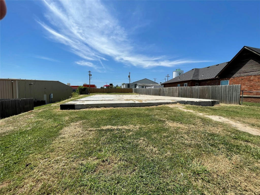 117 W STROTHERS AVE, SEMINOLE, OK 74868, photo 1 of 8
