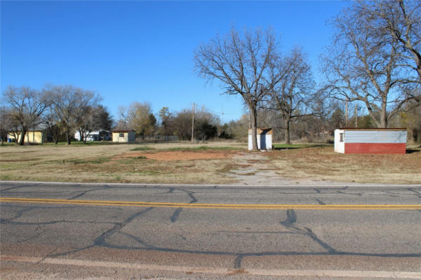 803 OAK MAIN AVE, COMANCHE, OK 73529 - Image 1