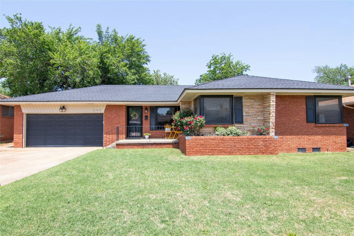 209 BYRD DR, MIDWEST CITY, OK 73110, photo 1 of 38